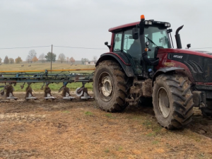 Uslugi rolnicze rolne usluga orki orania duzy traktor 5