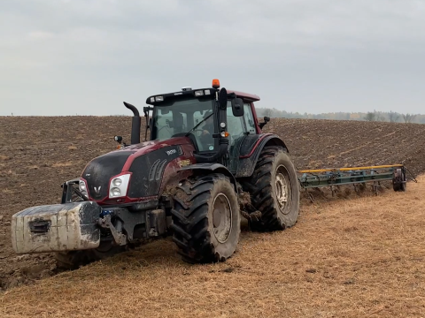 Uslugi rolnicze rolne usluga orki orania duzy traktor 9